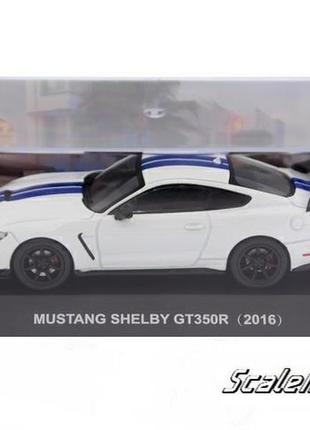 Масштабна модель mustang shelby gt350r (2016). ford mustang collection. масштаб 1:435 фото