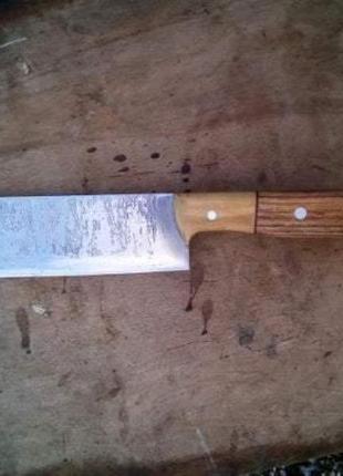 Нож ручной работы с хорошей структурой лезвия и очень удобной ручкой