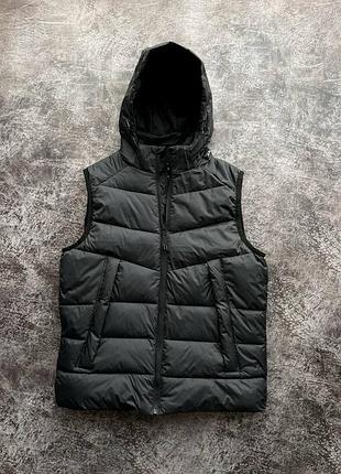 Мужская жилетка с капюшоном на осень/весну