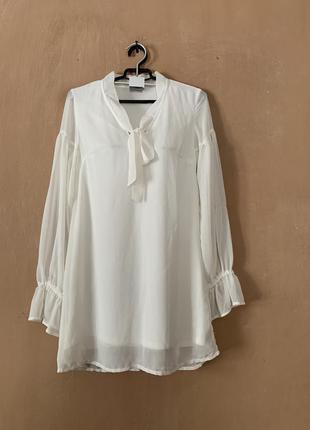 Элегантная блуза туника с длинными рукавами белая1 фото
