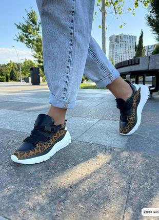 Кроссы лео кожаные