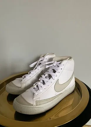 Оригінальні кросівки original nike blazer mid '77 white grey (gs)