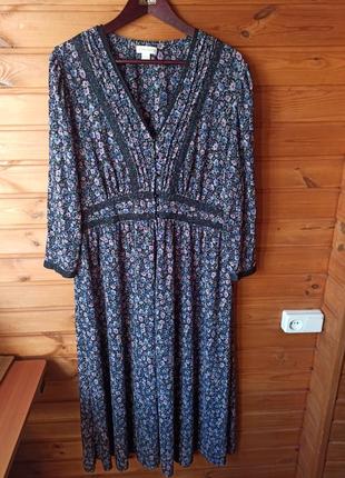 Шикарна сукня в квітковий принт з мереживом