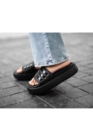 Шлепанцы adidas на платформе adilette platform
