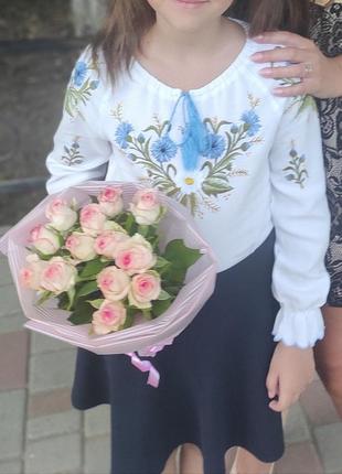 Вышиванка лен с голубыми цветами