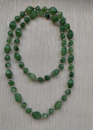 Зелене довге намисто