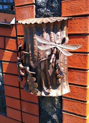 Кованый почтовый ящик в виде дуба с листьями желудями и стрекозой