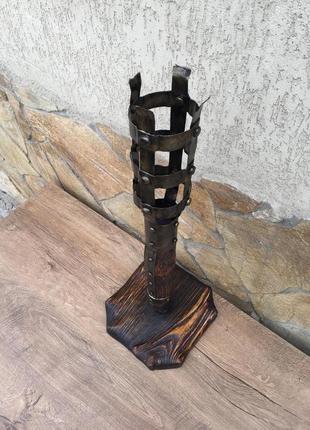 Кованый подсвечник ручной работы в виде факела в виде факела