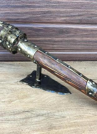 Власноруч кований настінний бра у вигляді факела