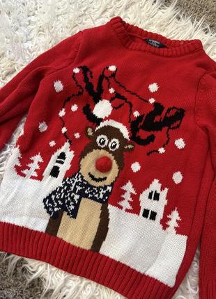 Новогодний свитер с оленем