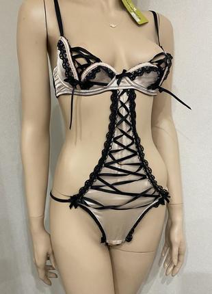 Эротический боди со шнуровкой ann summers.