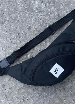 Бананка чорна nike накатка із білим квадратом