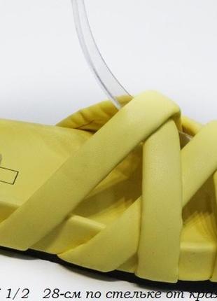 Модные шлепанцы