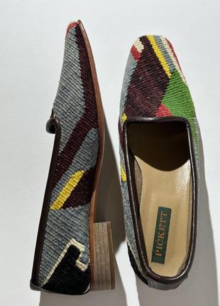 Уникальные туфли из ковра pickett london