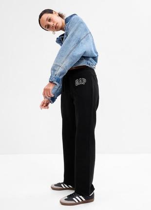 Женские спортивные штаны gap logo straight sweatpants