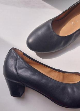 Жіночі  шкіряні туфлі gabor uk6.5 39,5р., чорні, шкіра