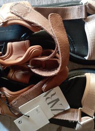 Жіночі сандалі коричневі бренду zara