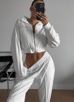 Велюровый костюмчик с вышивкой🎀