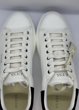 Кросівки guess