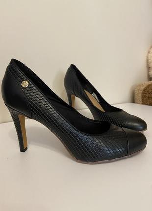 Туфли tommy hilfiger кожаные 37 размер