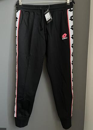 Спортивные штаны