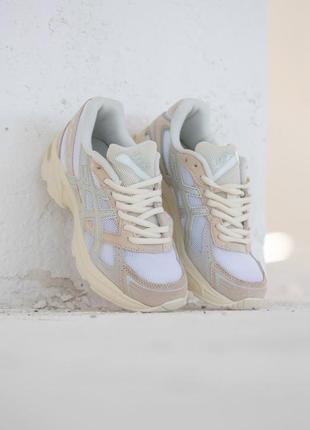 Кроссовки в стиле asics