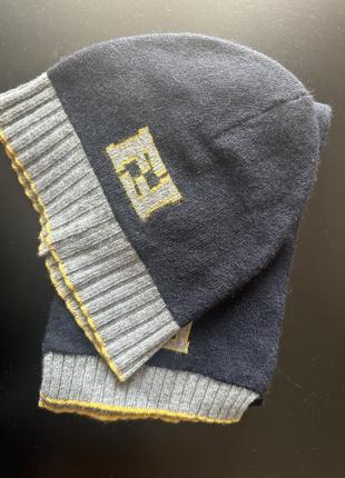 Комплект шапка + шарф fendi