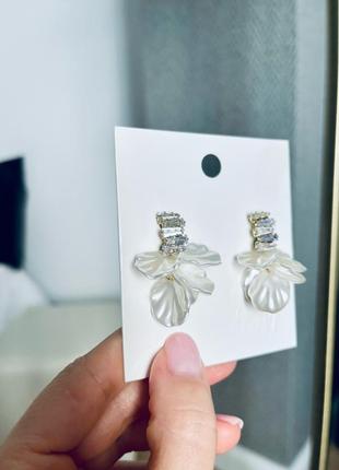 Новые красивые серьги цветы h&amp;m