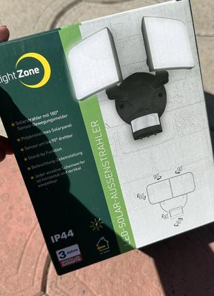 Світлодіодний прожектор solar з датчиком руху light zone