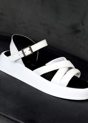Кожаные женские босоножки белые, сандалии на утолщенной подошве1 фото