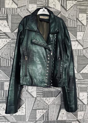 Смарагдова байкерська косуха із заклепками aftf basic outer wear.