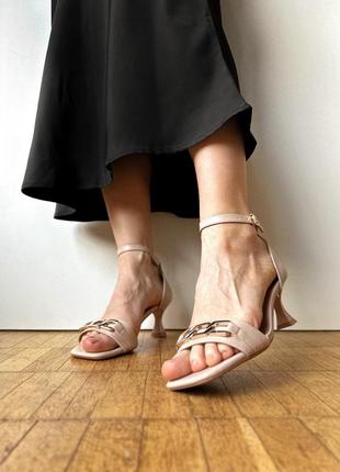 Новые бежевые моко удобные босоножки туфли2 фото