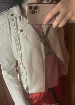 Косуха молочна crop