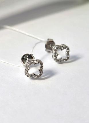 Серебряные серьги гвоздики на фиксаторах цветок с белыми камнями серебро 925 пробы родированное 1.10г 1057