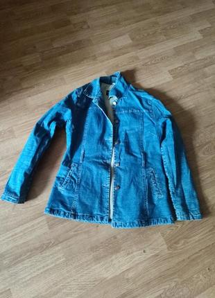 Курточка джинсова