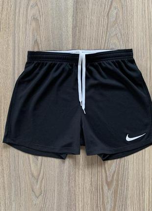 Мужские спортивные шорты с карманами nike