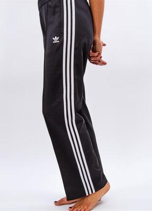 Спортивні широкі штани adidas yellow originals6 фото