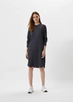 Трикотажное графитовое вафельное платье uniqlo
