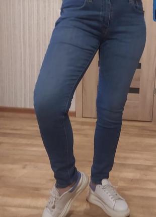 Джинси денім skinny levis середня посадка розмір l