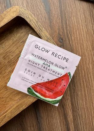 Потужний нічний відновлюючий засіб з aha і гіалуроновою кислотою glow recipe watermelon glow aha night treatment