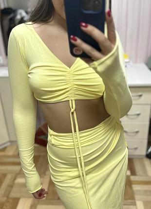 Желтый комплект костюм юбка макси со сборкой, топ с длинным рукавом