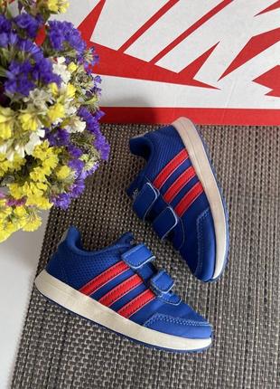 Оригінальні кросівки на липучках adidas8 фото