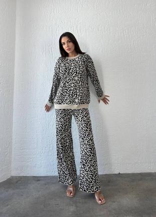Женский вязаный трикотажный брючный костюм леопардовый, леопард