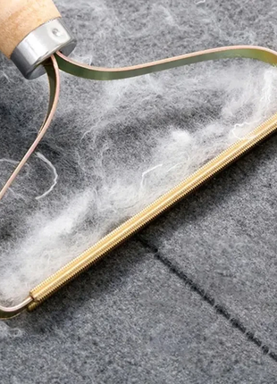 Щетка бритва для удаления катышек с одежды и шерсти животных