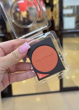Clarins joli blush - компактні рум'яна -07 cheeky peach