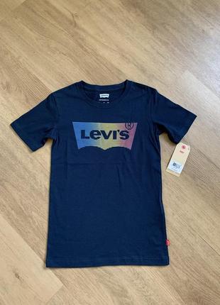 Новая футболка levi's 8-10 лет6 фото