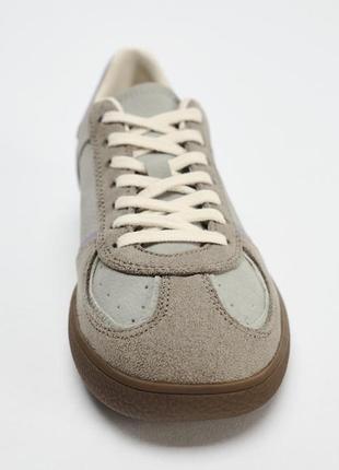 Контрастные кроссовки