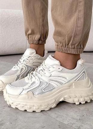 Кросівки. шкіра