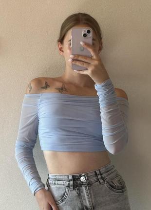 Топ із відкритими плечима