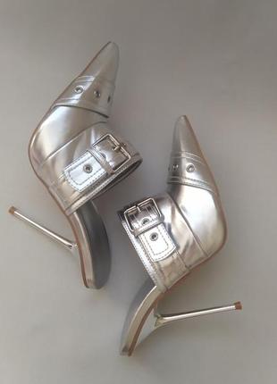 Босоножки - шлепанцы